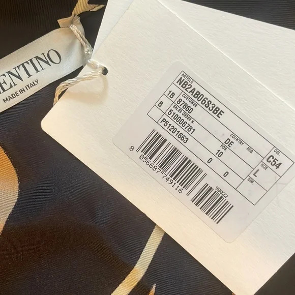 Womens Valentino notch collar silk blouse , size large (New) - Picture 3 of 4